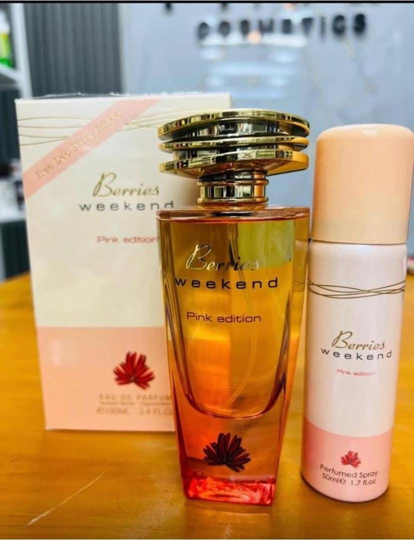 Berries Weekend Pink Edition, flacon et spray parfumé 50 ml présentés avec le coffret